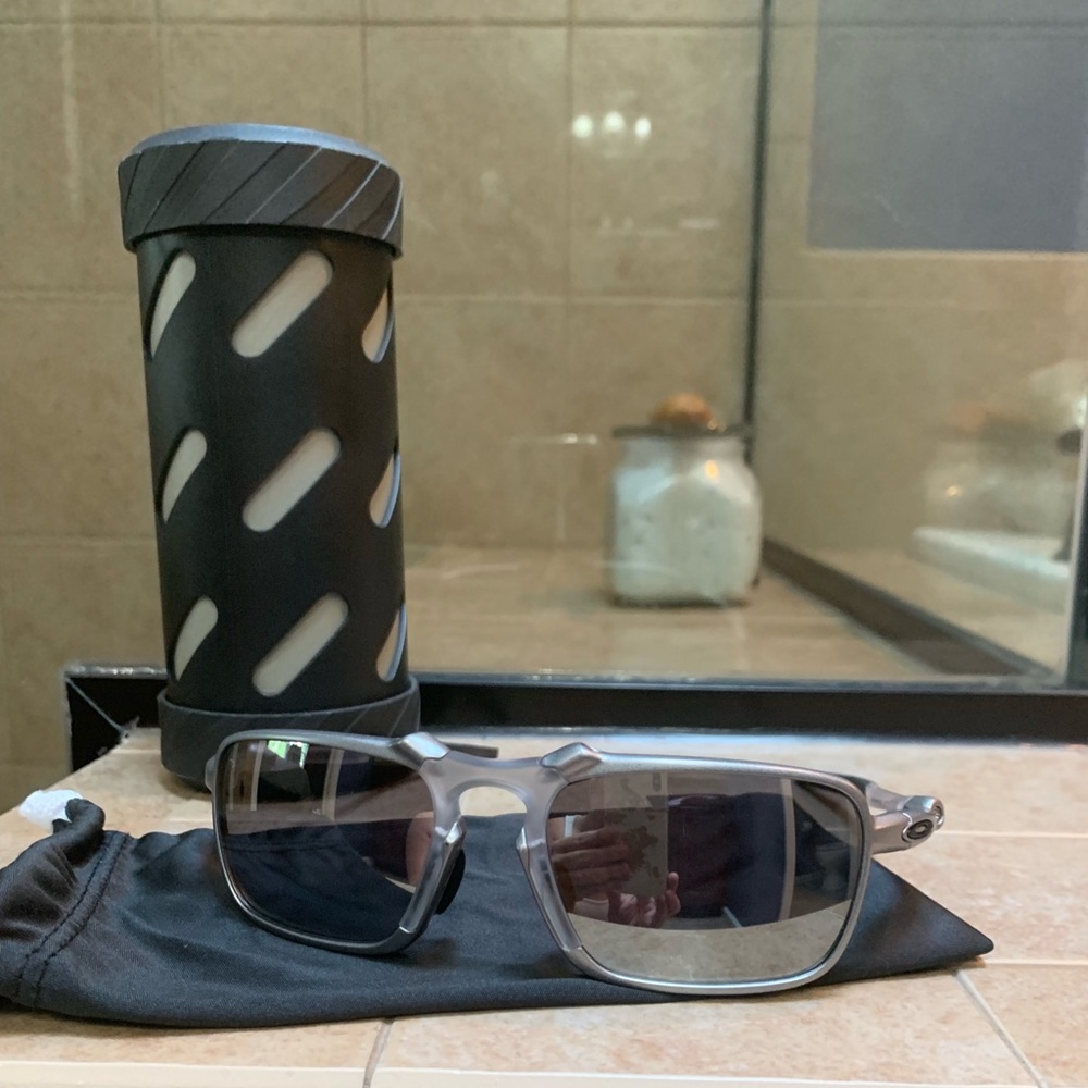 Oakley Badman